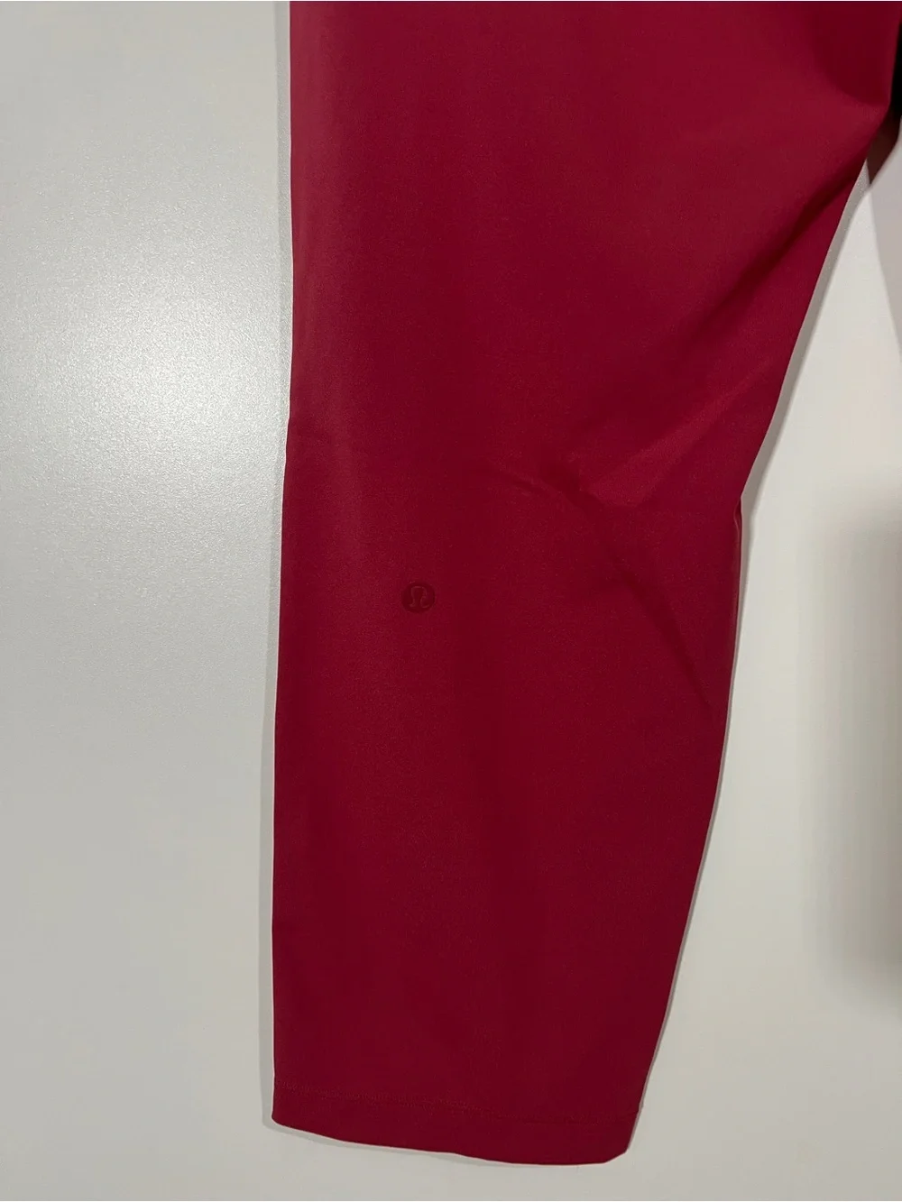 Lululemon On The Fly 7/8 Pant Size 8 Chianti Red Berry 26.5” Inseam Pockets